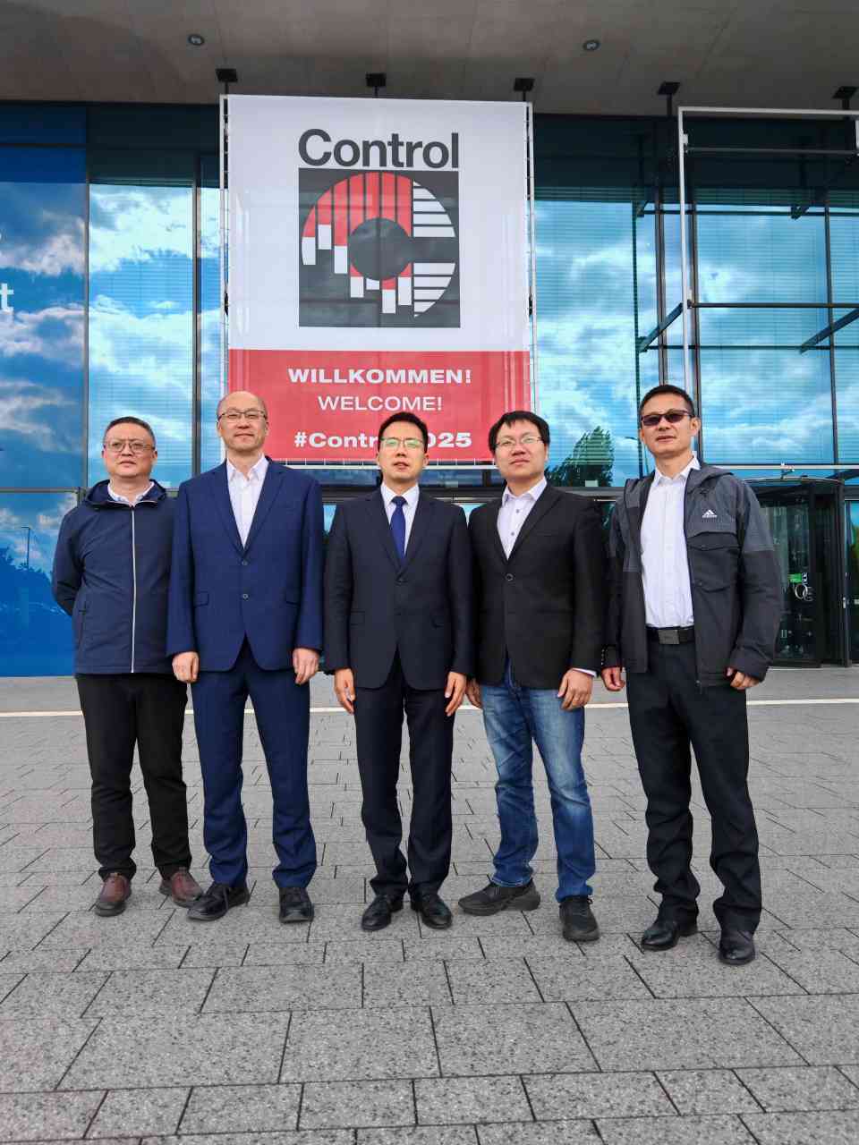 1746698323b4f9e4 1746698323b4f9e4