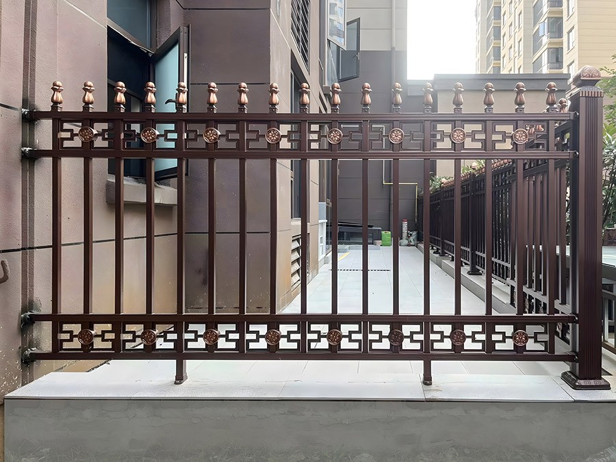 圍牆欄杆（gǎn）