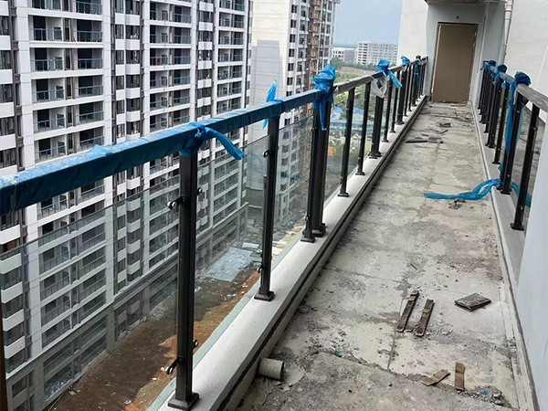 玻璃（lí）陽台護欄