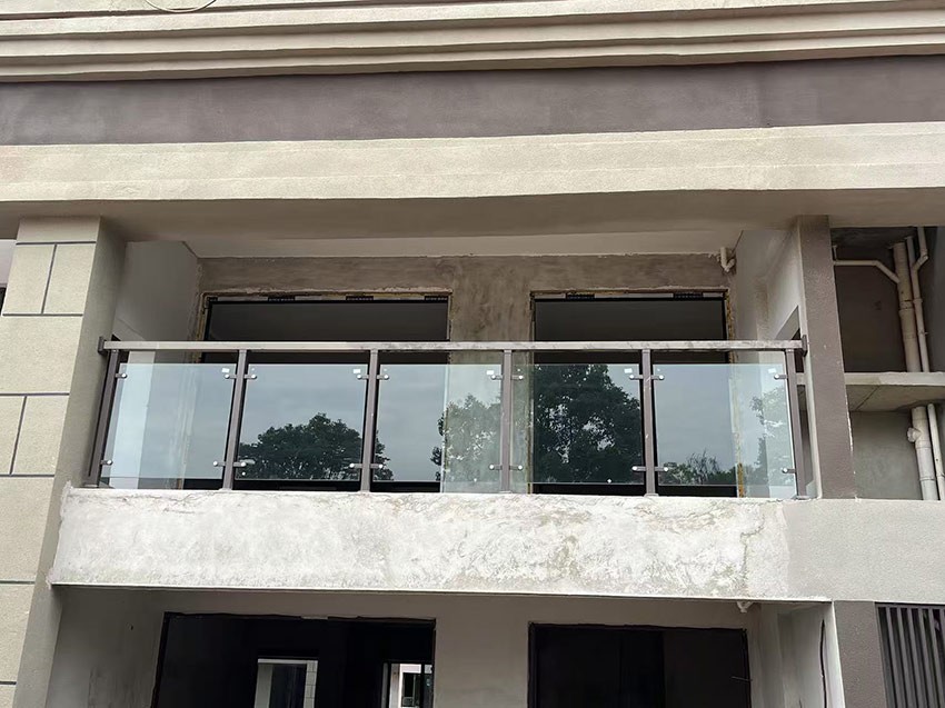 玻璃陽台欄（lán）杆